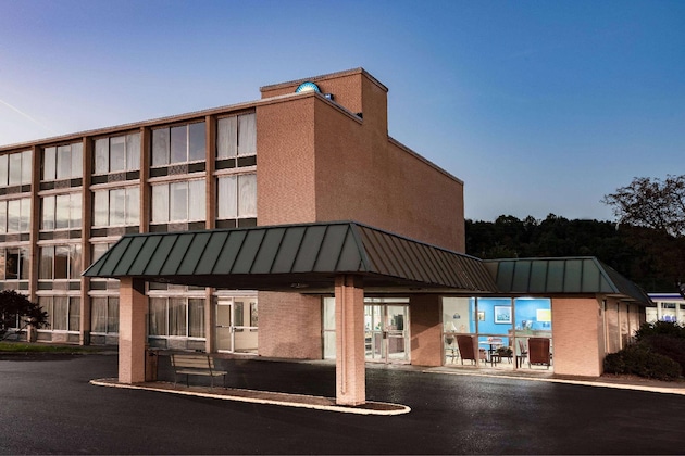 Gallery - Days Inn By Wyndham Cambridge