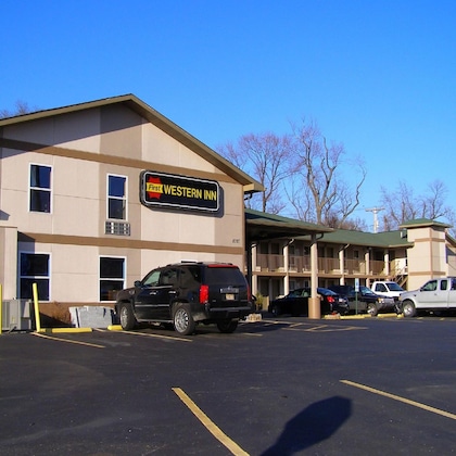 Gallery - First Western Inn Caseyville