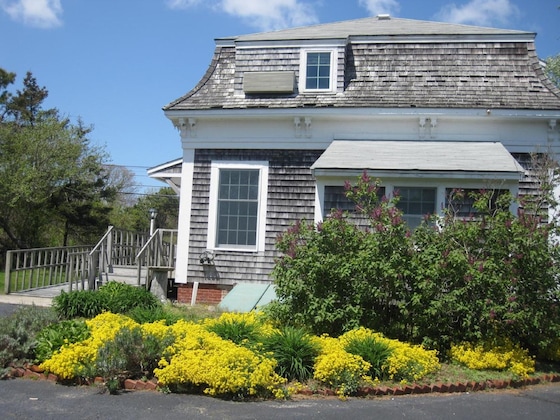 Gallery - The Chatham Motel