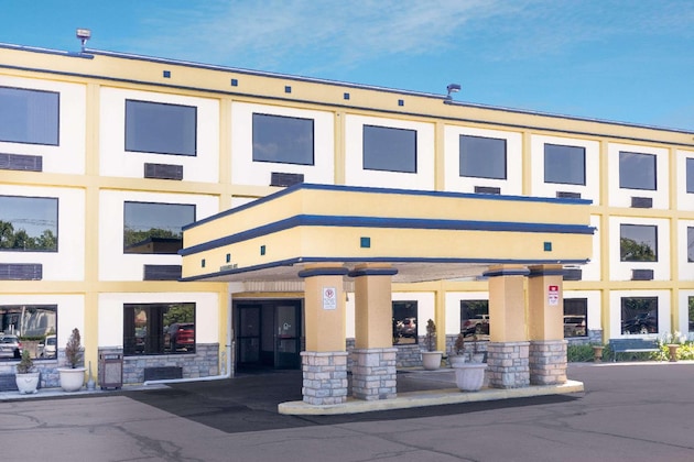 Gallery - Days Inn By Wyndham Columbus Airport