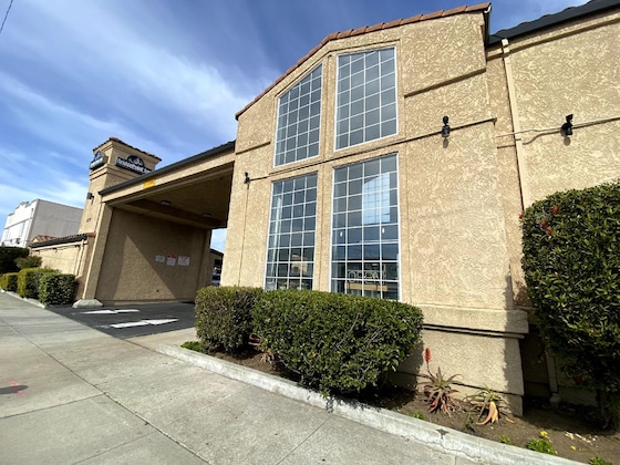Gallery - Bridgepoint Inn Daly City