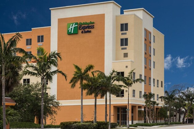 Gallery - Holiday Inn Express & Suites Fort Lauderdale Airport South, An Ihg Hotel