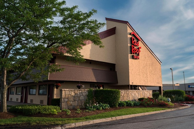 Gallery - Red Roof Inn Chicago - Downers Grove