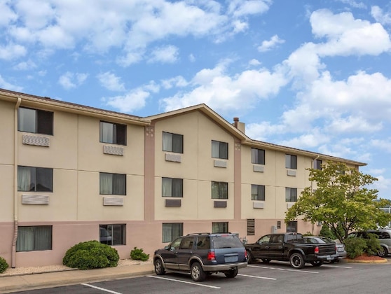 Gallery - Super 8 By Wyndham Dumfries Quantico