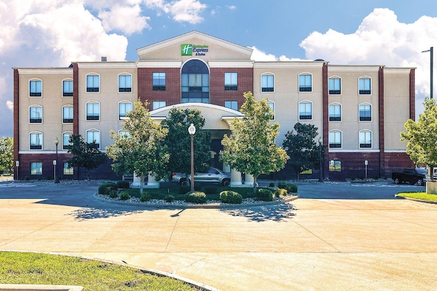 Gallery - Holiday Inn Express Hotel & Suites Ennis By Ihg