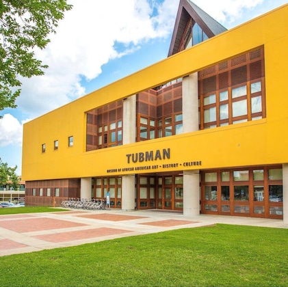 Gallery - Super 8 By Wyndham Forsyth
