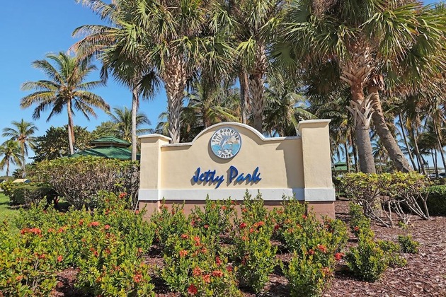 Gallery - The Royal Inn Beach Hotel Hutchinson Island