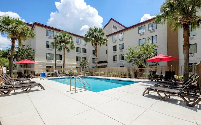 Gallery - Red Roof Inn Plus+ Gainesville