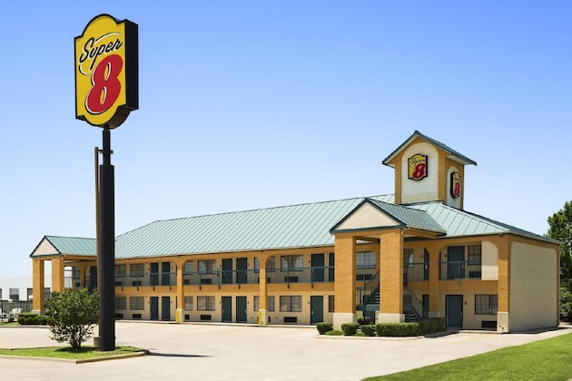 Gallery - Super 8 by Wyndham Grand Prairie Southwest