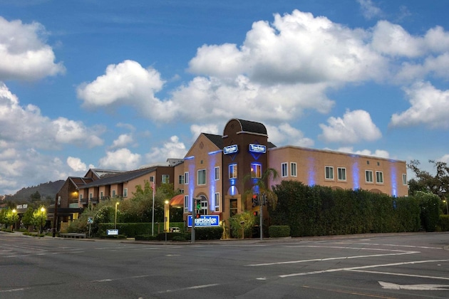 Gallery - Hotel Vinea, A Travelodge By Wyndham