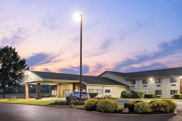 Gallery - Super 8 By Wyndham Henrietta Rochester Area