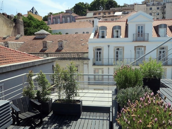 Gallery - The Lisbonaire Apartments