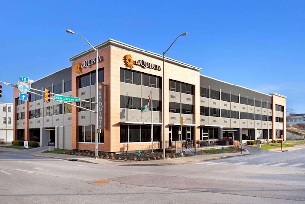 Gallery - La Quinta Inn & Suites By Wyndham Indianapolis Downtown
