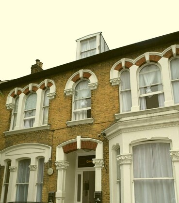 Gallery - Queens Drive At Finsbury Park