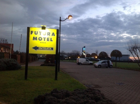 Gallery - Futura Motel