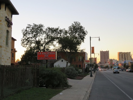 Gallery - La Hacienda Near Alamodome & Riverwalk