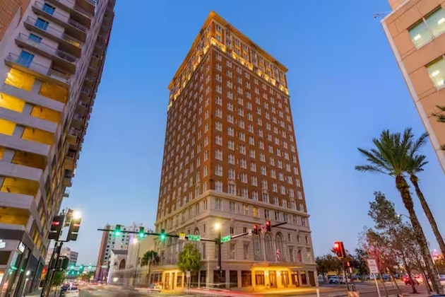 Gallery - Hotel Flor Tampa Downtown, Tapestry Collection By Hilton