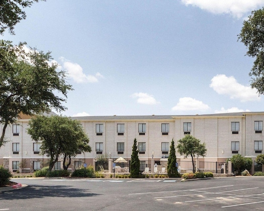 Gallery - Comfort Inn & Suites Burnet