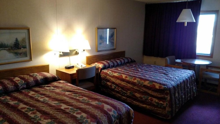 Gallery - Beartooth Inn