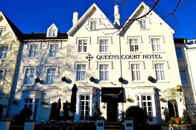 Gallery - Queens Court Hotel