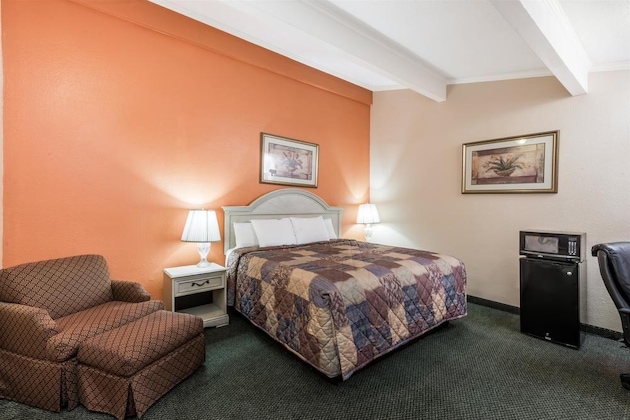Gallery - Knights Inn Lake Charles
