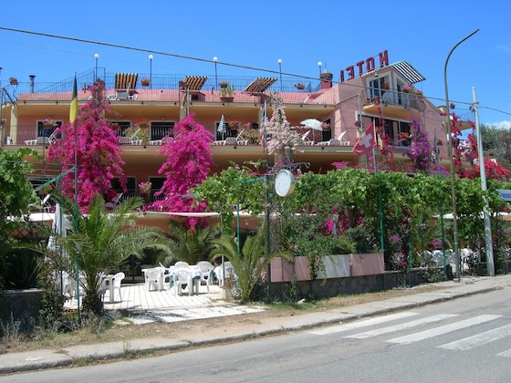 Gallery - Aparthotel Domus De Janas Sul Mare