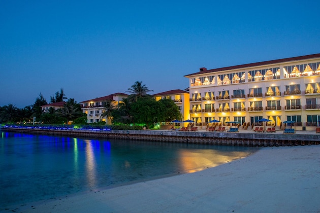 Gallery - Hulhule Island Hotel
