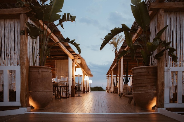 Gallery - Cumeja - Beach Club & Hotel