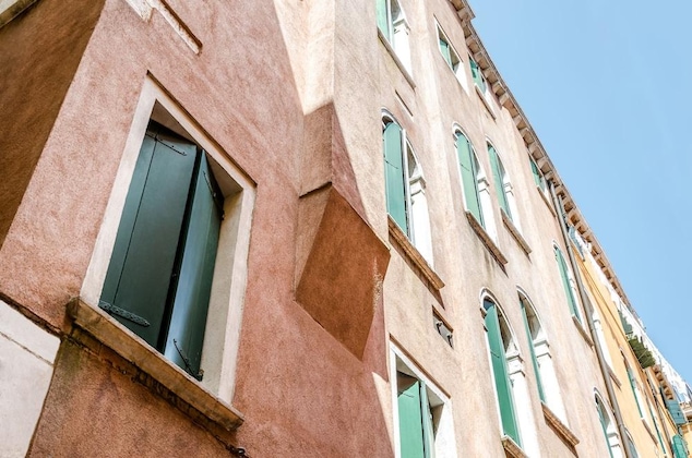 Gallery - Venice Apartments