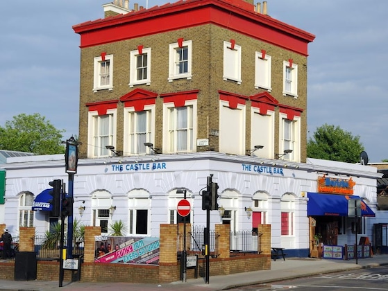 Gallery - Castle Bar