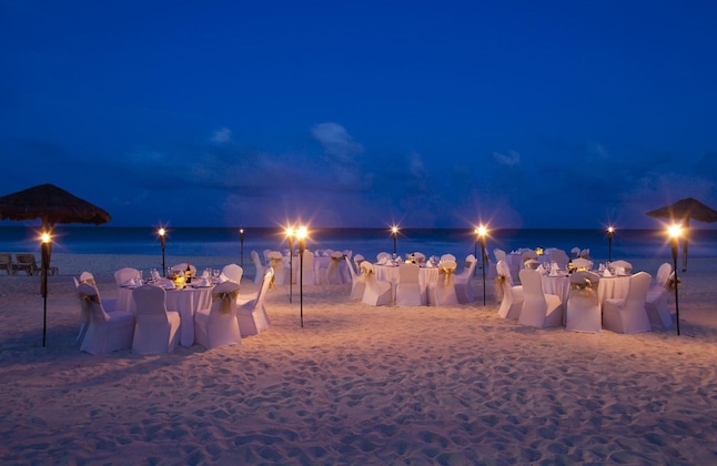 Gallery - Emporio Cancun