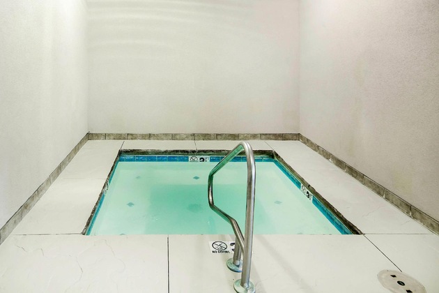 Gallery - Quality Inn Parsons