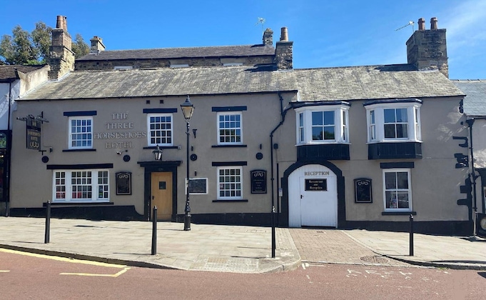 Gallery - The Three Horseshoes Hotel