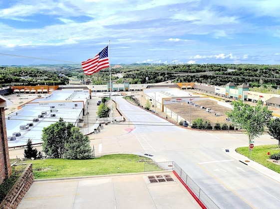 Gallery - Americinn By Wyndham Branson & Conference Center