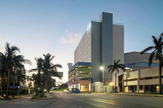Gallery - Aloft Cancun