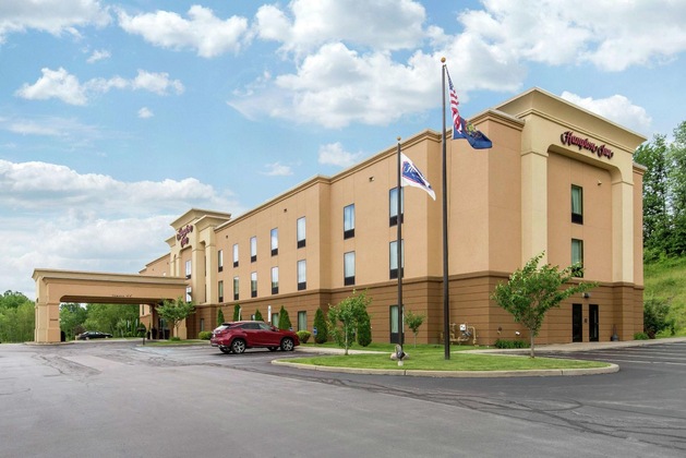 Gallery - Hampton Inn Meadville