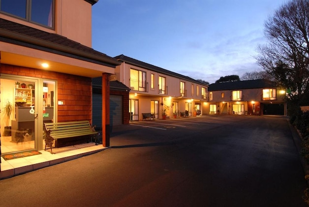 Gallery - Courtesy Court Motel