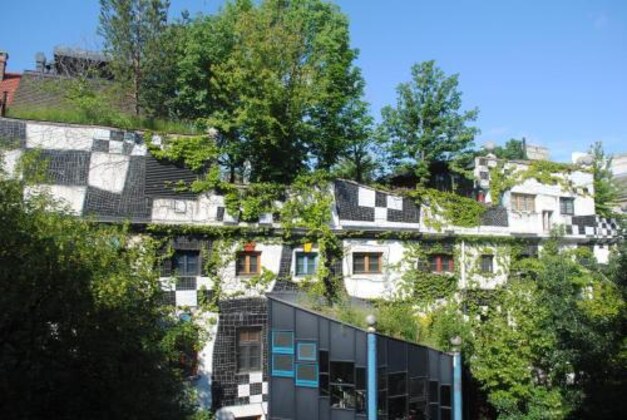 Gallery - Kunsthaus Apartments