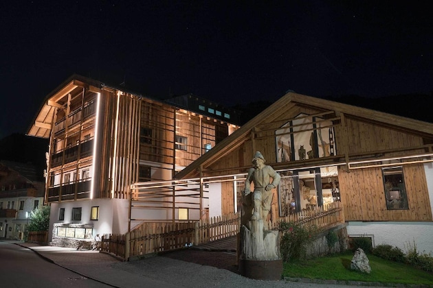 Gallery - Atelier Garni Astei
