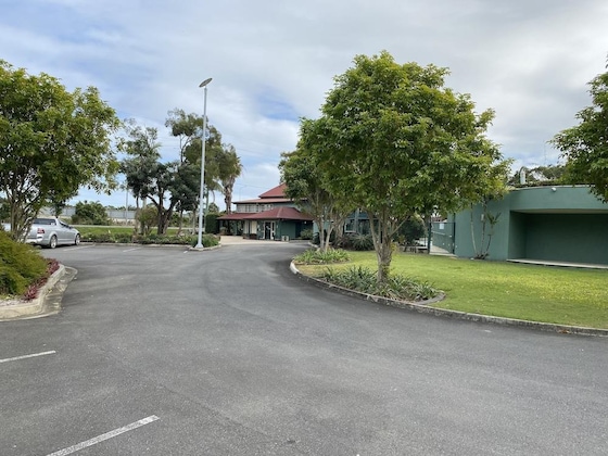 Gallery - Puffers Inn Logan Motel