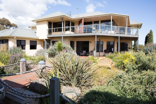 Gallery - Hilltop Apartments Phillip Island - Adults Only