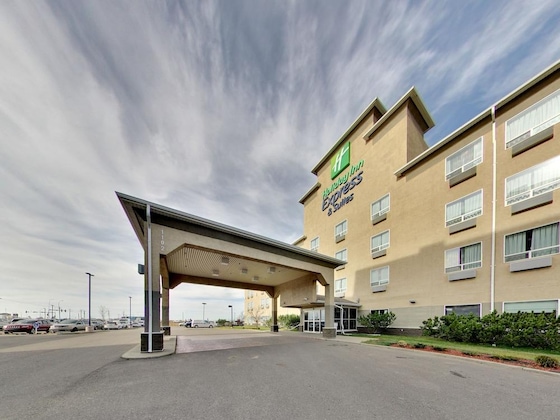 Gallery - Holiday Inn Express & Suites Edmonton International Airport By Ihg