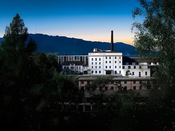 Gallery - B2 Boutique Hotel + Spa
