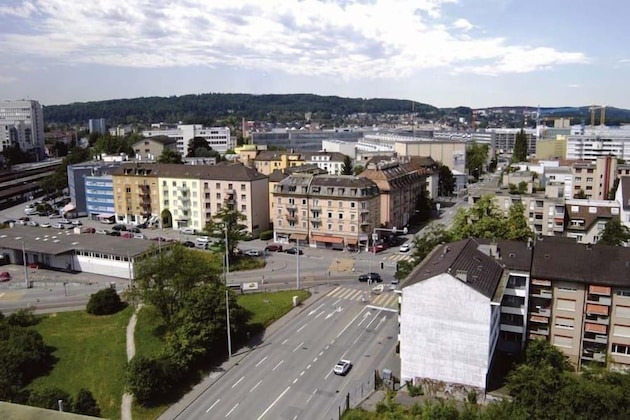 Gallery - Swiss Star Tower