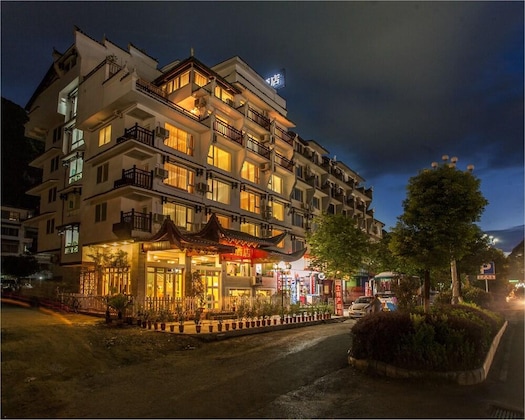 Gallery - Michael's Inn & Suites