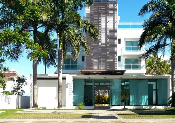 Gallery - Watermark Luxury Oceanfront Residences