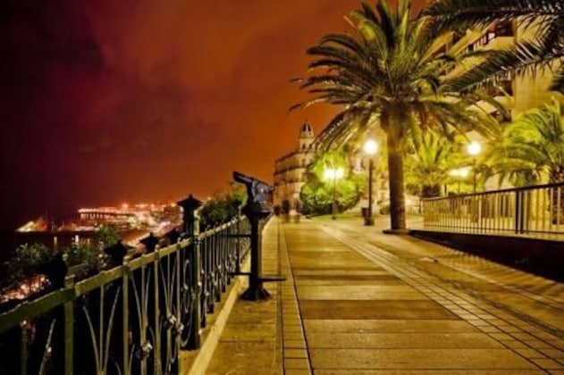 Gallery - Plaça De La Font