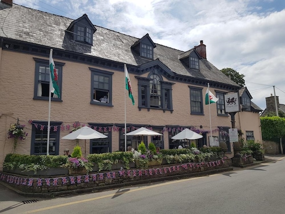 Gallery - Dragon Inn Crickhowell