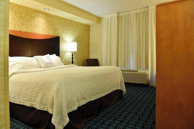 Gallery - Fairfield Inn & Suites Hartford Airport