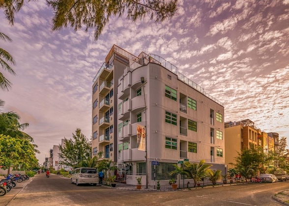 Gallery - Airport Beach Hotel